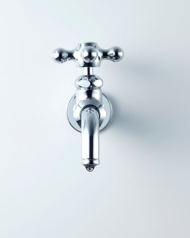 Wall-mounted faucet